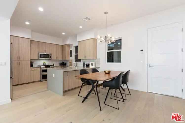 House For Sale in 1746, Garfield Place, Los Angeles, California