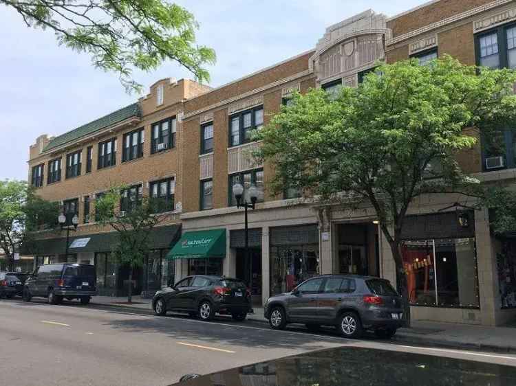 Rent Apartments in Lincoln Square Chicago with Great Community Features