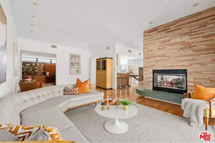 House For Sale in 9727, Arby Drive, Beverly Hills, California