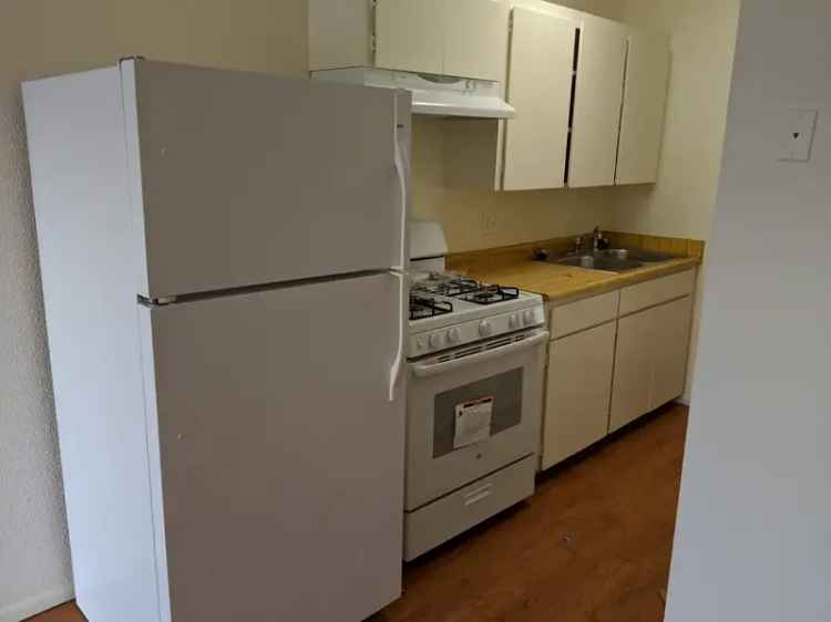 Rent Apartment Unit in Quiet Fourplex with Fenced Yard Near NAU