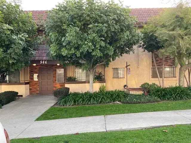 1 Bed 1 Bath Apartment for Rent in Los Angeles with Parking and Laundry