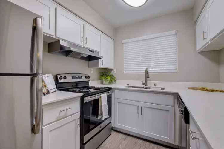 Rent Apartment at Waverly Flats