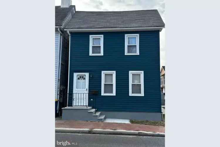 Buy 3 Bedroom House in Downtown Dover with Luxury Features