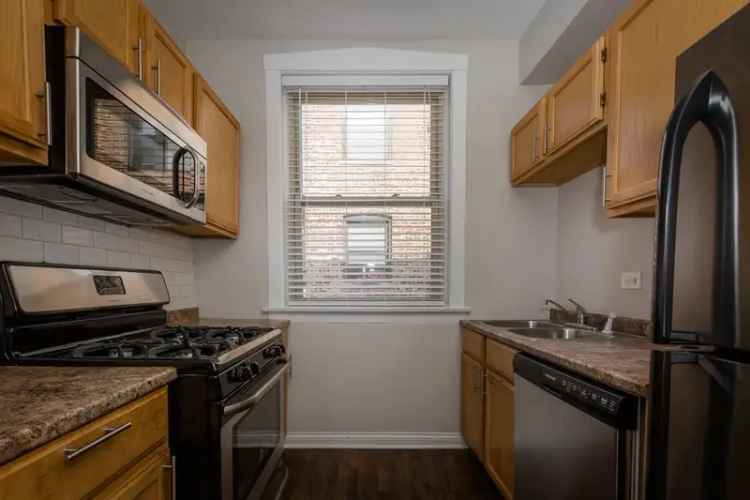 Rent apartments in Hyde Park Chicago with modern features and amenities