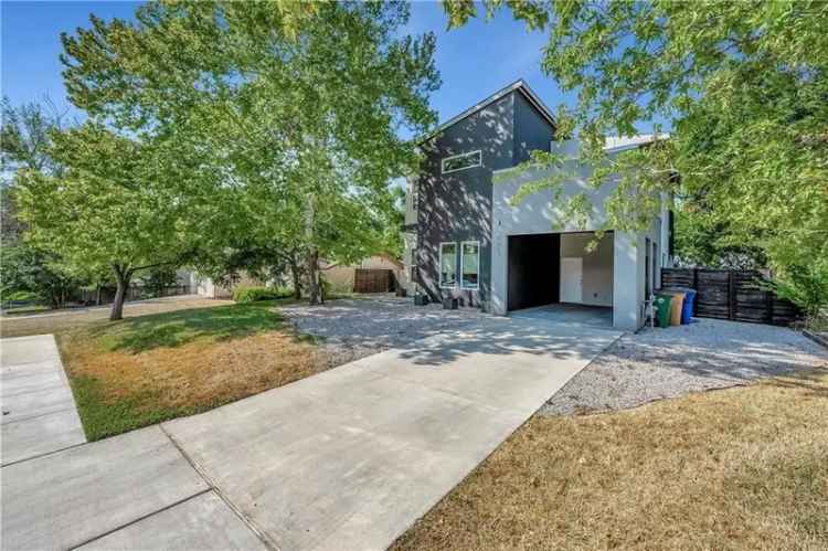 Contemporary single family home for rent in South Central Austin