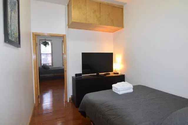 Rent Beautiful Newly Renovated 1 Bedroom Apartment with Home Office in Greenpoint