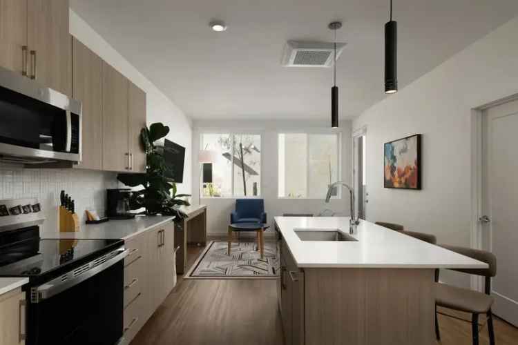 Rent Modern Lofts and Flats in Phoenix at Alloy Midtown Apartments