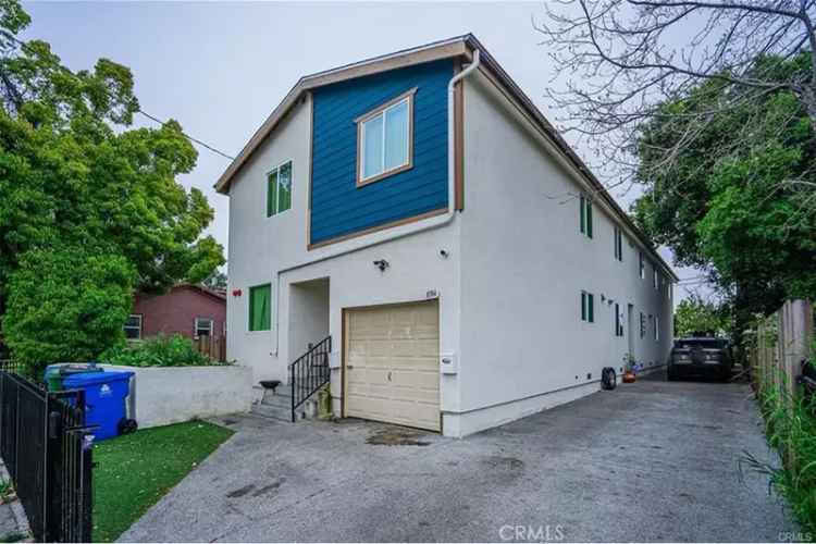 Buy duplex in Los Angeles with modern features and investment potential