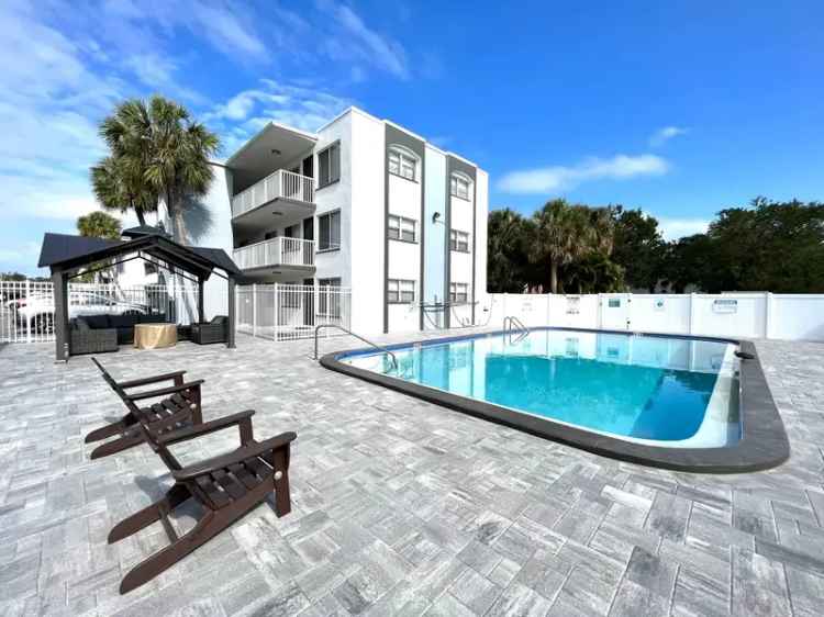 Rent Apartments with Pool and Fitness Center