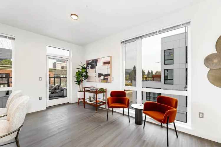 Rent Apartment at Surrey on Main in Bellevue with Elegant Features