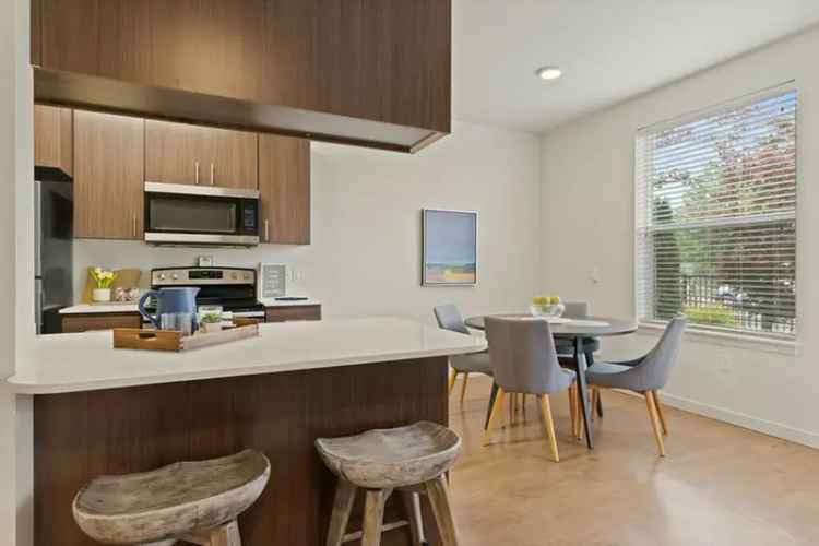 Rent Modern Apartments in Gated Community at Acero West Salem