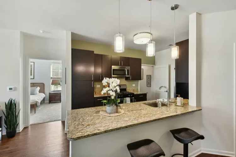 Rent Luxury Apartments in Naperville with Stunning Views and Amenities