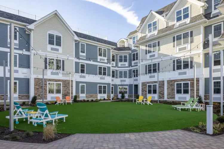 Luxury Apartments for Rent in Amityville Village with Excellent Amenities