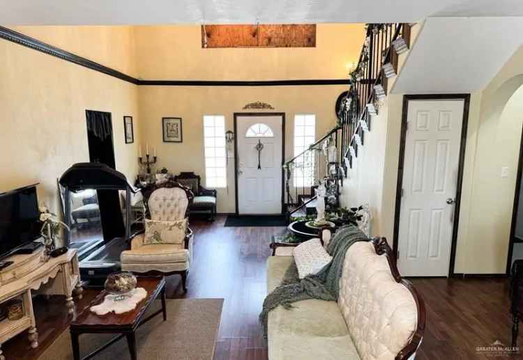 Buy cozy 2 bedroom home with loft in Alamo Texas