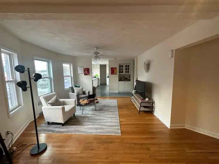 Rent Spacious 4 Bedroom Apartment in Medford with Natural Lighting