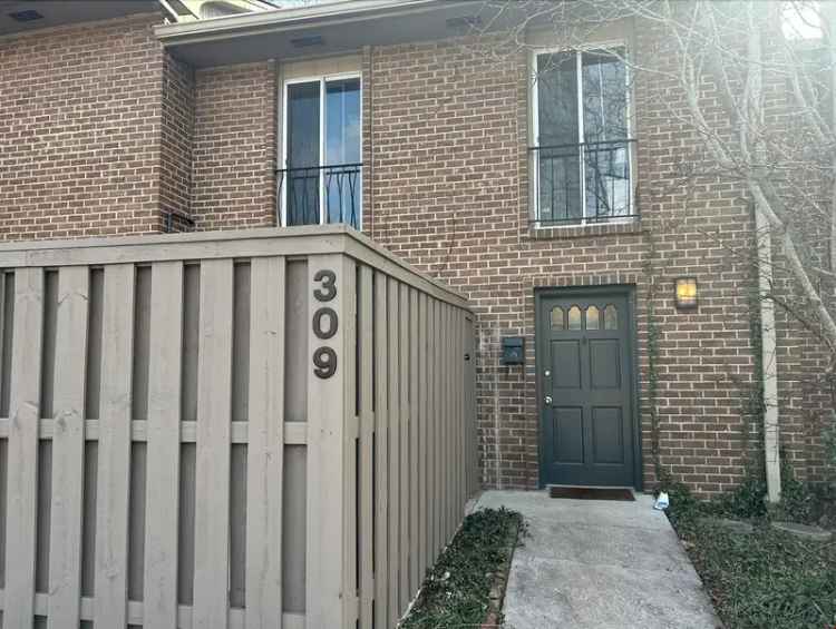 Rent Townhouse in Sequoyah Hills with Pool and Clubhouse