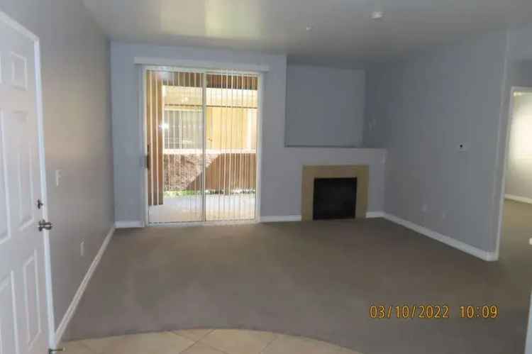 Rent Apartment Unit in Madison Park with Balcony and Amenities