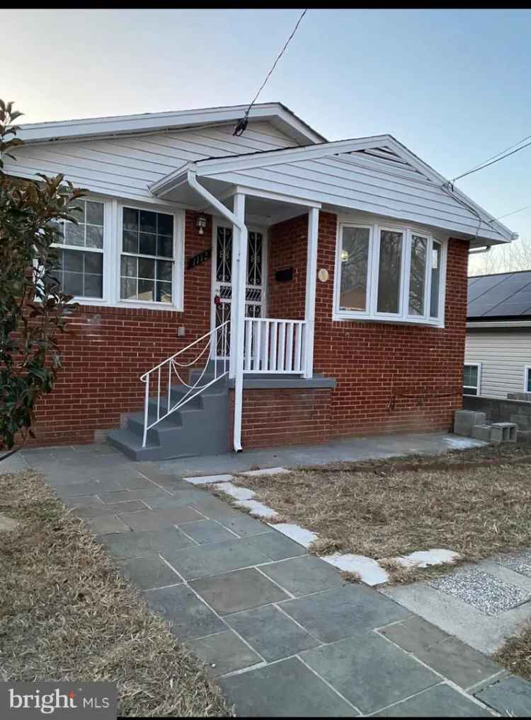 House For Sale in 1112, 51st Place Northeast, Washington, District of Columbia