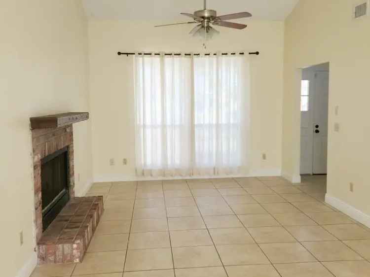 Home for Rent Beautiful Spacious in Willow Pond with Pool and Fenced Yard