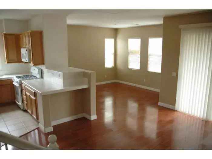 Rent Apartment Unit in San Elijo Hills with Pool and Mountain View