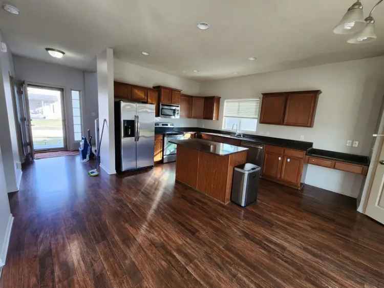 Rent Charming Single Family Home in Omaha with Modern Amenities