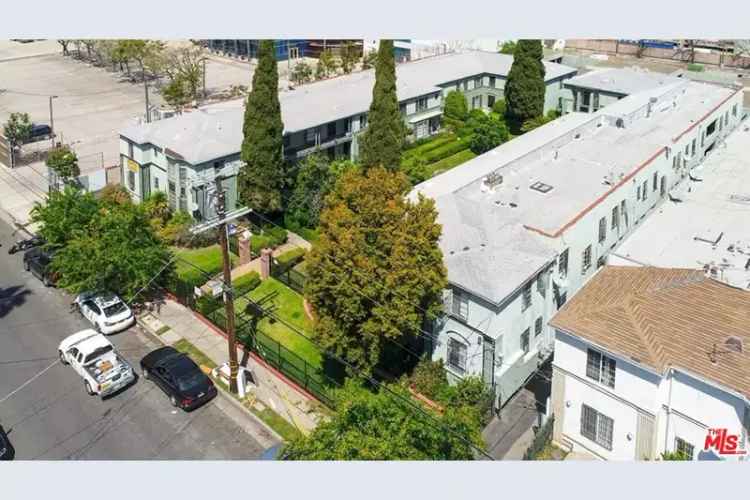 Rent Apartment Complex with Garden Style in Los Angeles CA