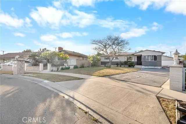 House For Sale in 13781, Laurel Street, Garden Grove, California