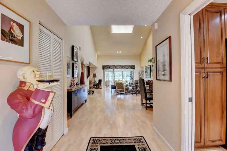 House For Sale in 9, Windsor Lane, Boynton Beach, Florida