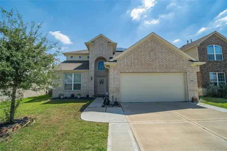 Buy House in Kendall Lakes with 4 Bedrooms and Modern Amenities