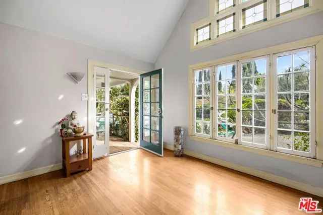 House For Sale in 807, North Dillon Street, Los Angeles, California