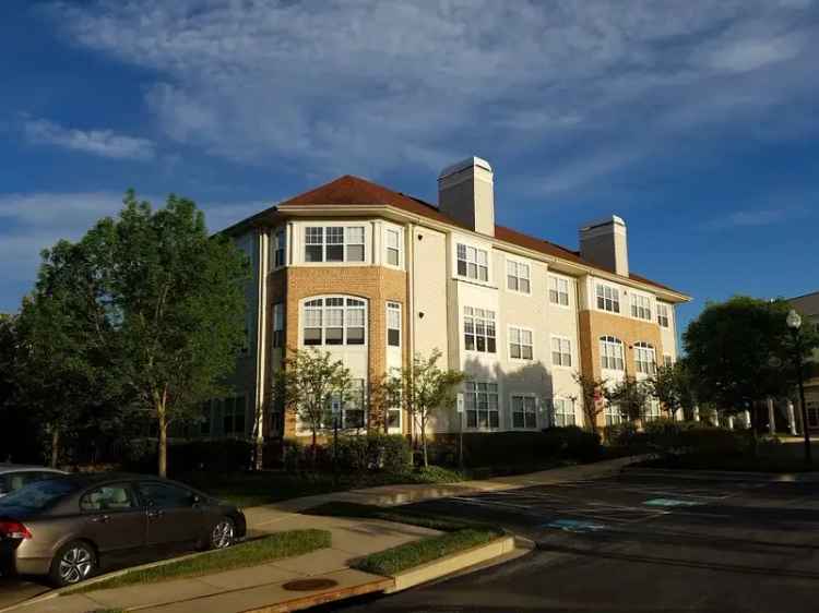 Rent Gorgeous 2 Bedroom Condo in Waverly Woods With Community Amenities