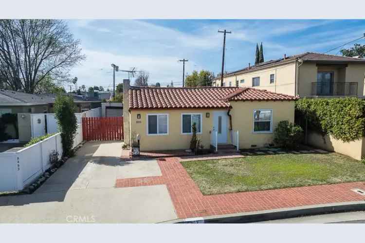 Buy bungalow in Sherman Oaks with modern conveniences and vintage charm