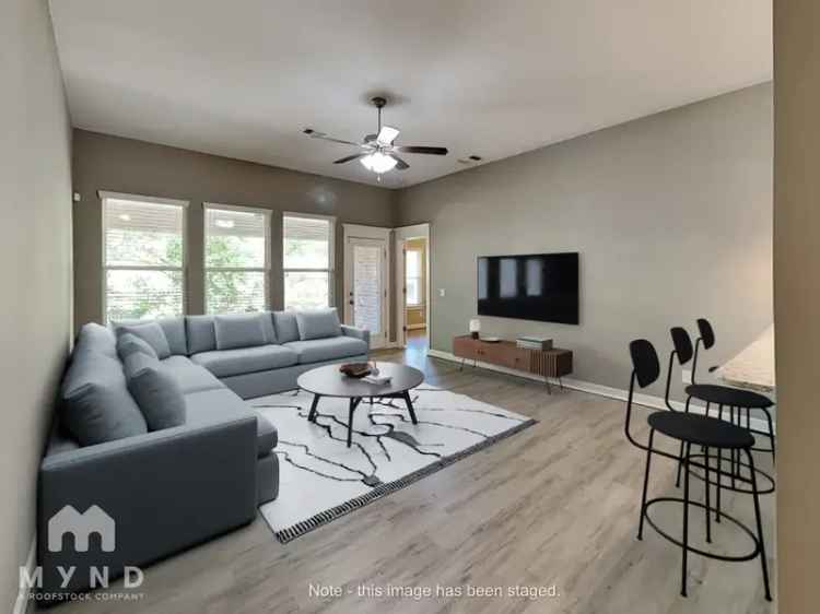 Rent Spacious Townhome at Eagle Cliff with 3 Bedrooms in Norman