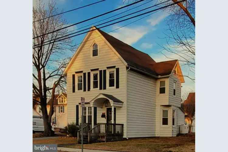 House For Sale in 221, North Walnut Street, Milford, Delaware