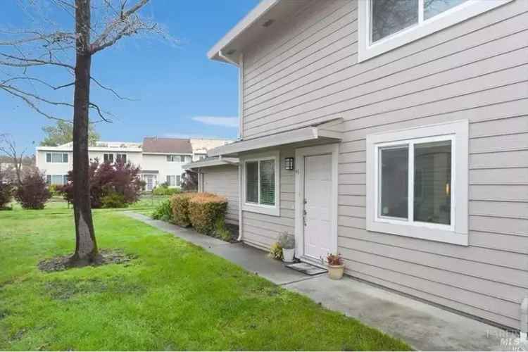 Auction Buy Condo in Good Location with 2 Bedrooms