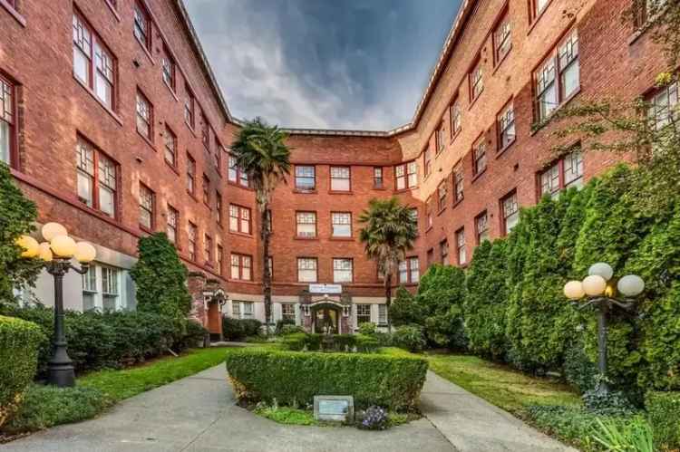 Rent Classic Apartments in Tacoma with Courtyard and Historic Charm