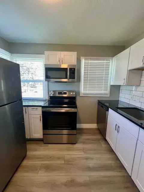 Rent Remodeled Apartment Unit Near UNC with Garage in Greeley