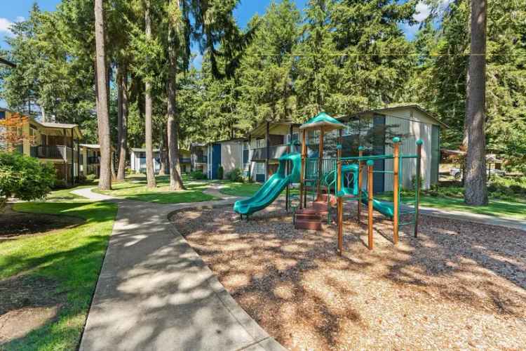 Rent Apartments in Chambers Pointe Community with Amenities Nearby