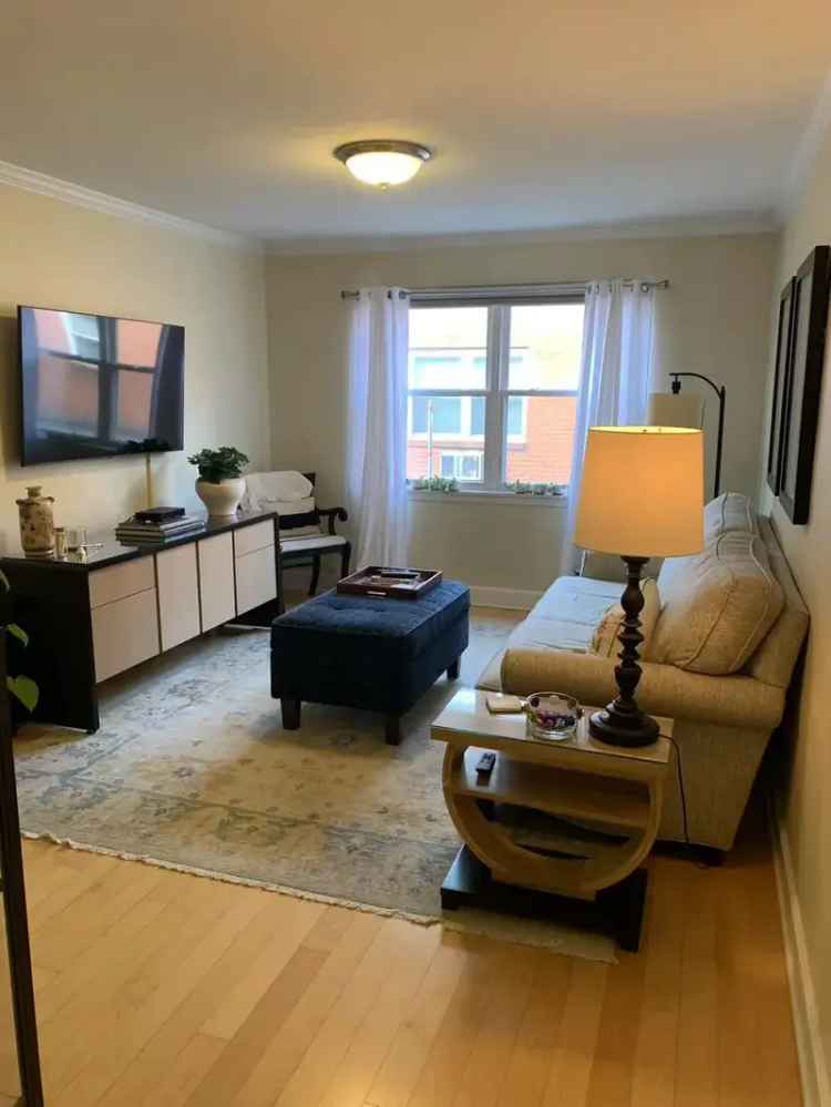 Rent Grandview Condo 1 Bedroom 1 Bath Apartment with Amenities