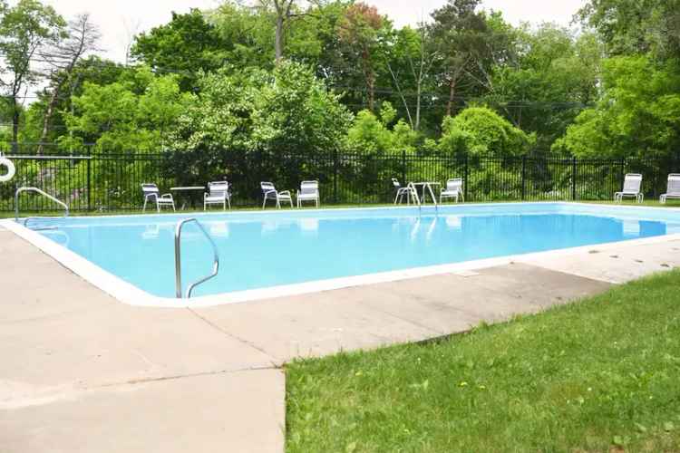 Rent Apartment at University Terrace with Pool and Volleyball Court