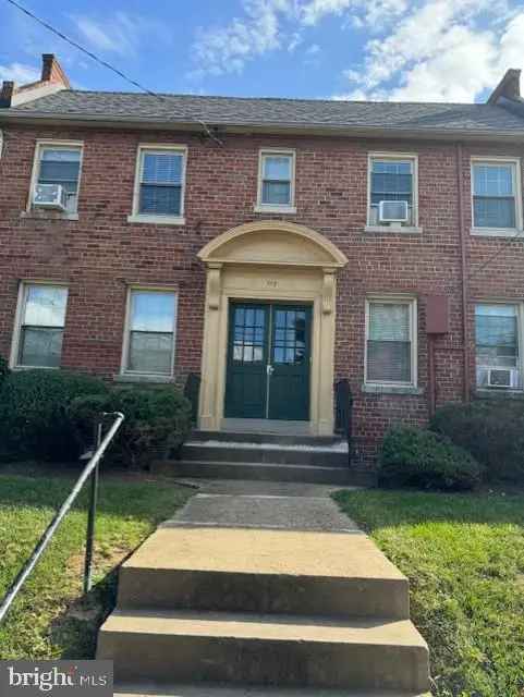 House For Sale in 117, 35th Street Northeast, Washington, District of Columbia