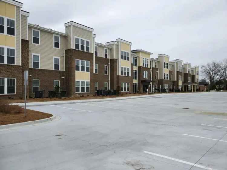 Rent Spacious One and Two Bedroom Apartments for Seniors in Marion Commons