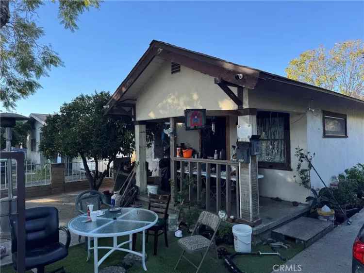 House For Sale in Santa Ana, California