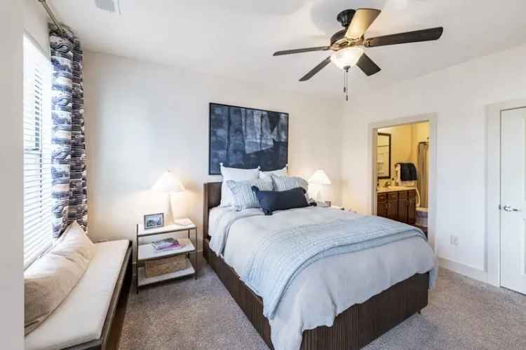 Rent Luxury Apartments in South End Charlotte NC with Premium Amenities