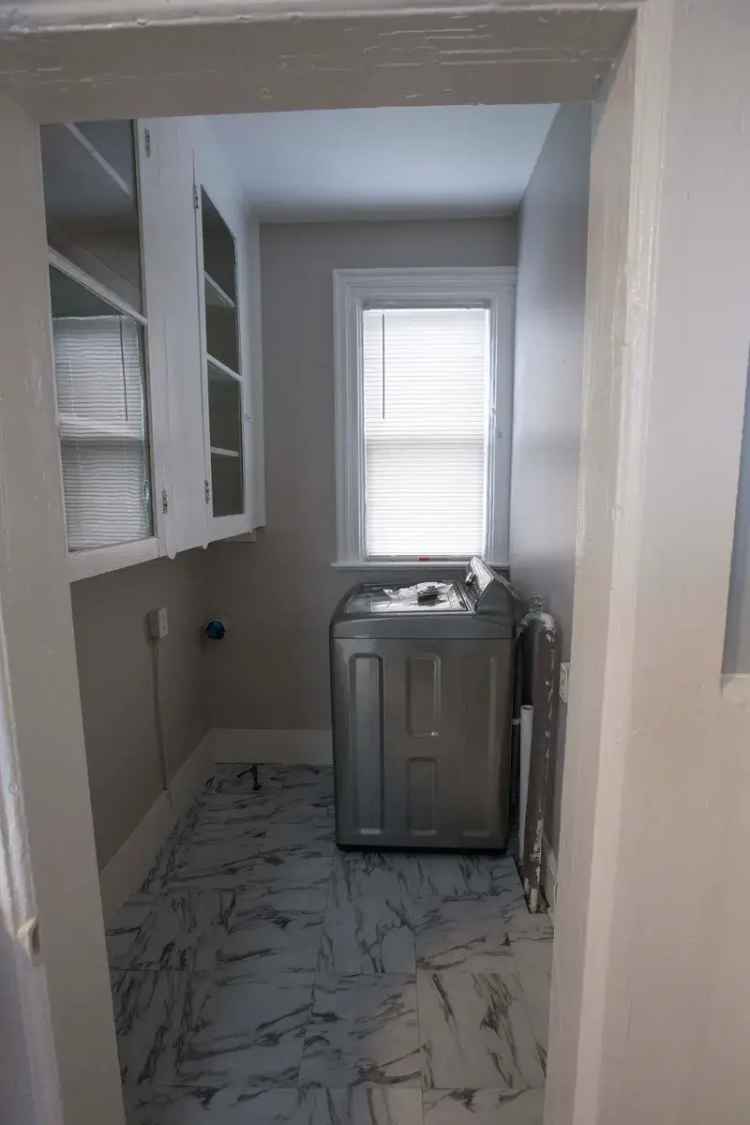 Rent Bright Renovated Apartment Unit in Allentown with 2 Bedrooms