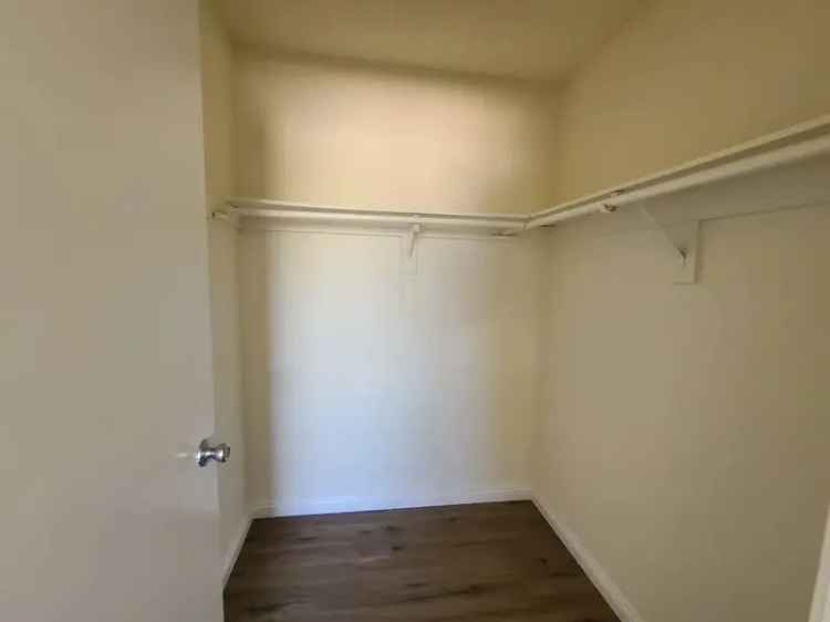 Rent 2 Bed 2 Bath Apartment in Los Angeles with Ample Storage