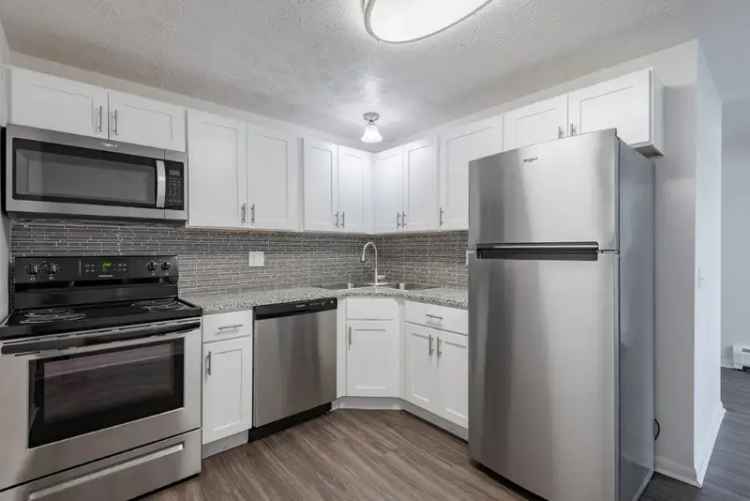 Rent Apartments in Webster Manor Featuring Spacious Floor Plans and Amenities