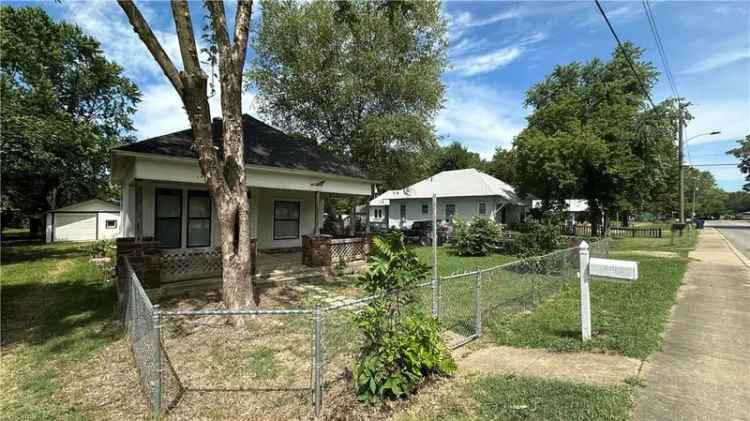 House For Sale in 620, South Washington Street, Siloam Springs, Arkansas