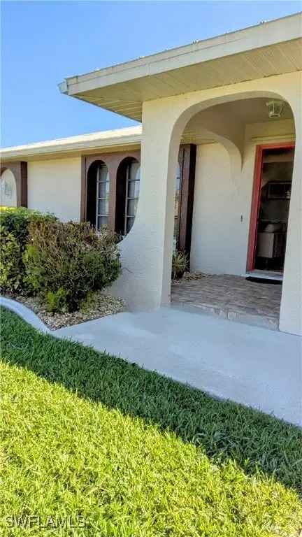 House For Sale in 3227, Southwest 1st Avenue, Cape Coral, Florida