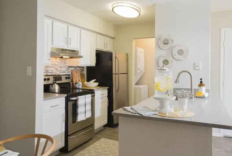 Rent Elegant Apartments in Elkridge with Modern Amenities and Parks